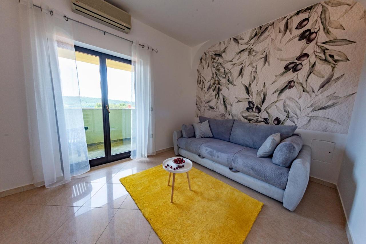 Apartments Krivicic Green Pomer Luaran gambar